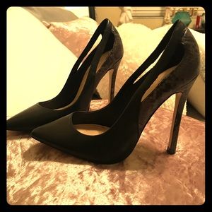 Zara Black Pumps